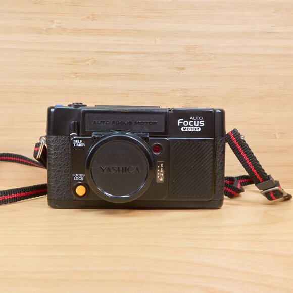Yashica Auto Focus Motor, Full Automatic, 35mm Point and Shoot Film Camera - Picture 3 of 9